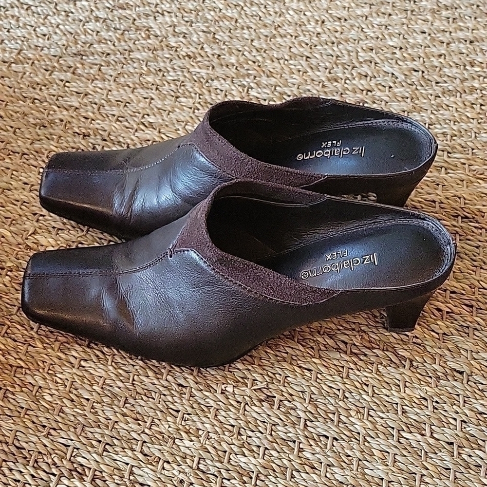 LIZ CLAIBORNE FLEX Dark Brown Slip On Leather Upper Heels. Size Is 6.5 M - Picture 2 of 8